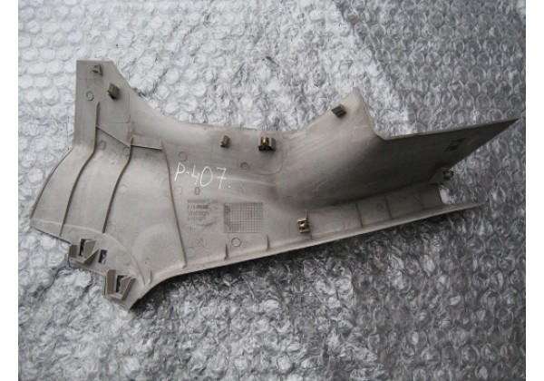 обшивка стійки,правої задньої,Peugeot 407,1.6hdi,9645432977